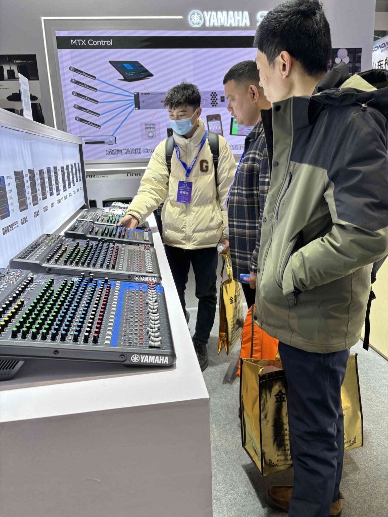 山東酷影參加 2024 第23屆中國(guó)(濟(jì)南)數(shù)字安防產(chǎn)業(yè)博覽會(huì)插圖11