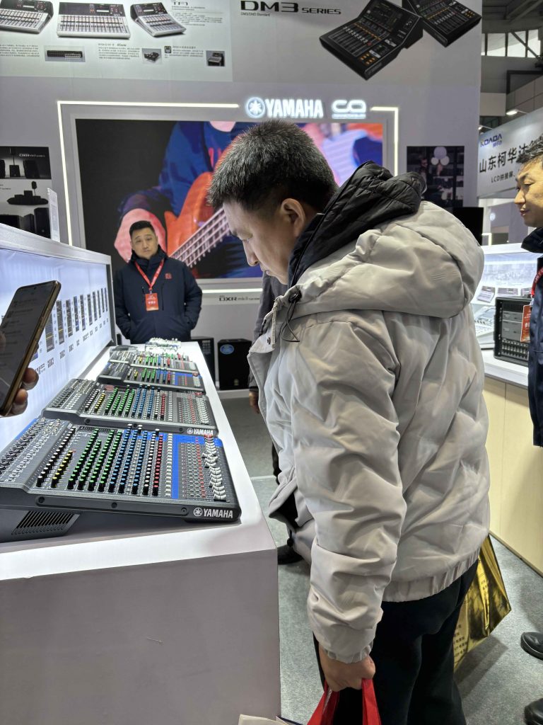 山東酷影參加 2024 第23屆中國(guó)(濟(jì)南)數(shù)字安防產(chǎn)業(yè)博覽會(huì)插圖12